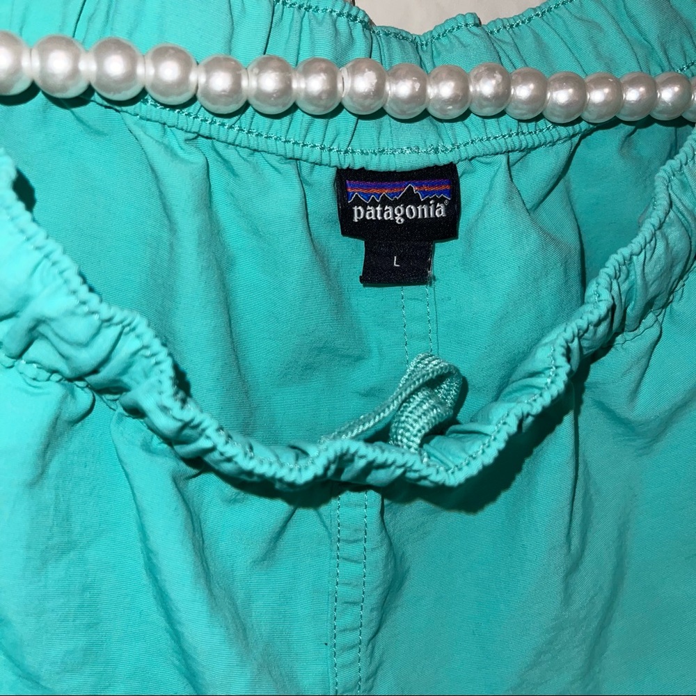 Patagonia womens baggie style shorts (2.5 inch inseam) - Picture 5 of 5